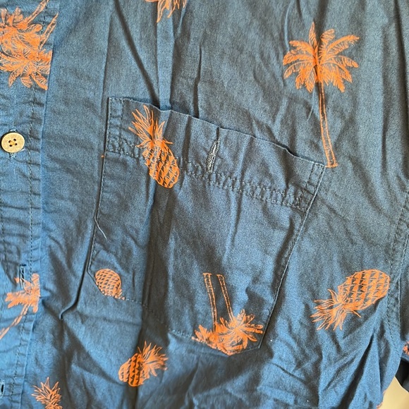 Men’s button down - Picture 2 of 3